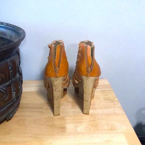 Liliana Platform Wedge Sandals - Picture 2 of 5